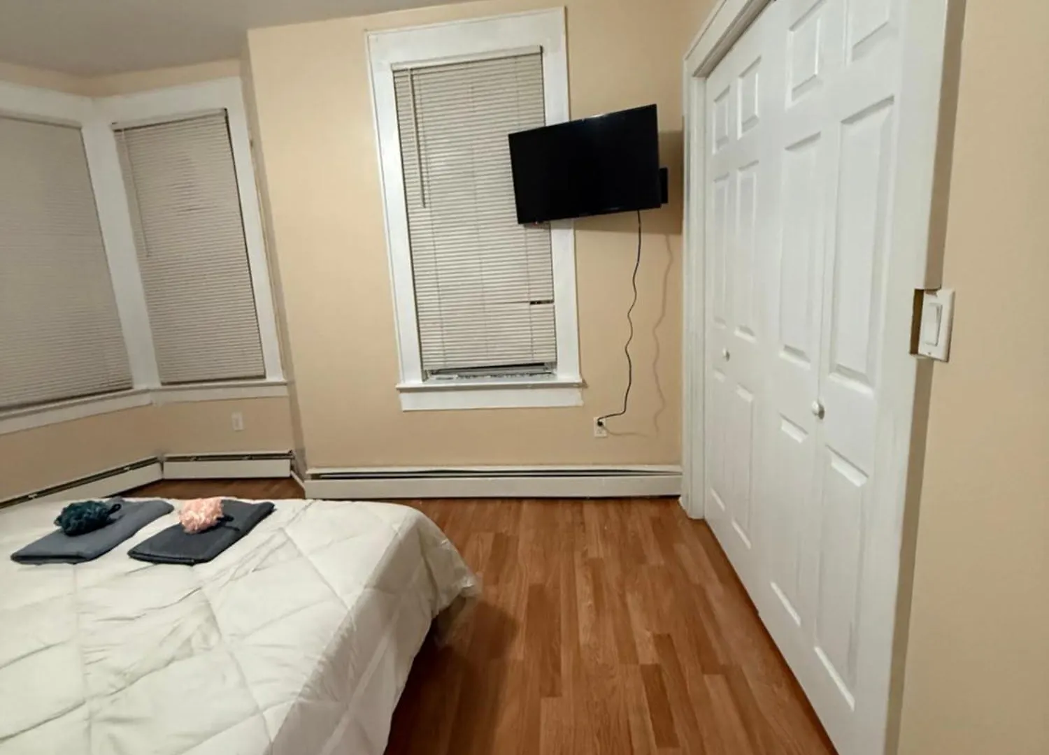 Elegant 3 Bedroom Condo Near Ewr - Nj Transit And Nyc - Unit 2 Elizabeth 0*,  United States