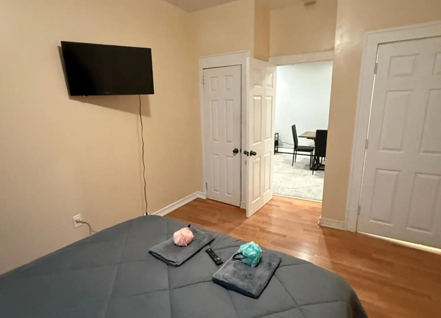 Elegant 3 Bedroom Condo Near Ewr - Nj Transit And Nyc - Unit 2 Elizabeth United States